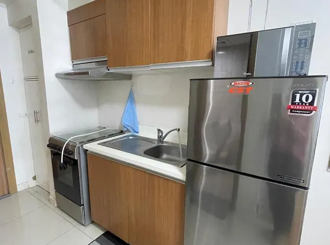 Near Up-pgh, St. Lukes Medical Center And U.s Embassy In Ermita Apartment